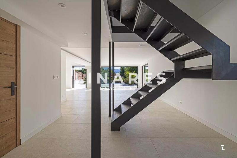 Maison - 160 m² - 5 pièces