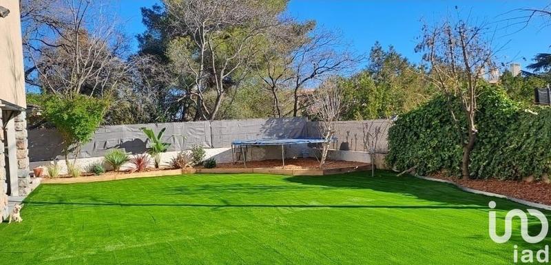 Maison - 250 m² - 8 pièces