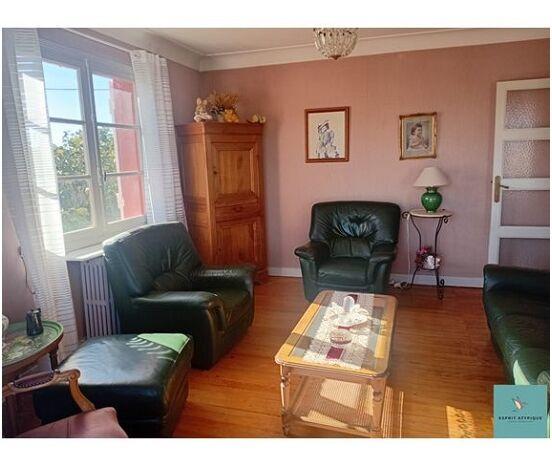 Maison - 171 m² - 7 pièces