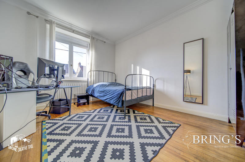 Maison - 181 m² - 10 pièces