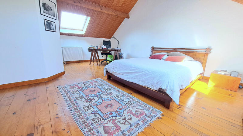 Maison - 201 m² - 7 pièces