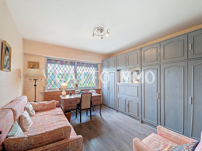 Maison - 200 m² - 8 pièces