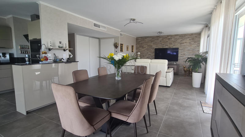 Appartement - 105 m² - 4 pièces