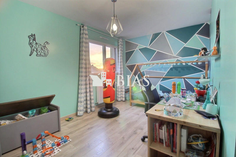 Maison - 163 m² - 7 pièces