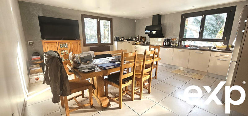 Maison - 203 m² - 4 pièces