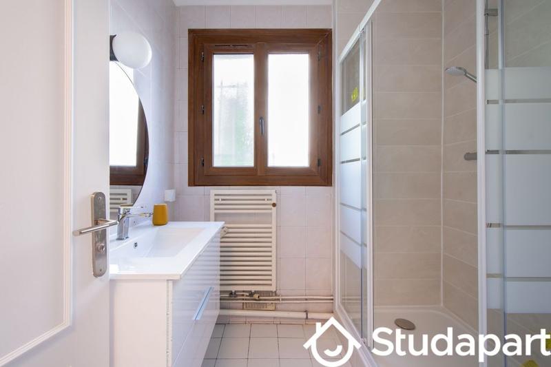 Chambre - 92 m² - 1 pièce