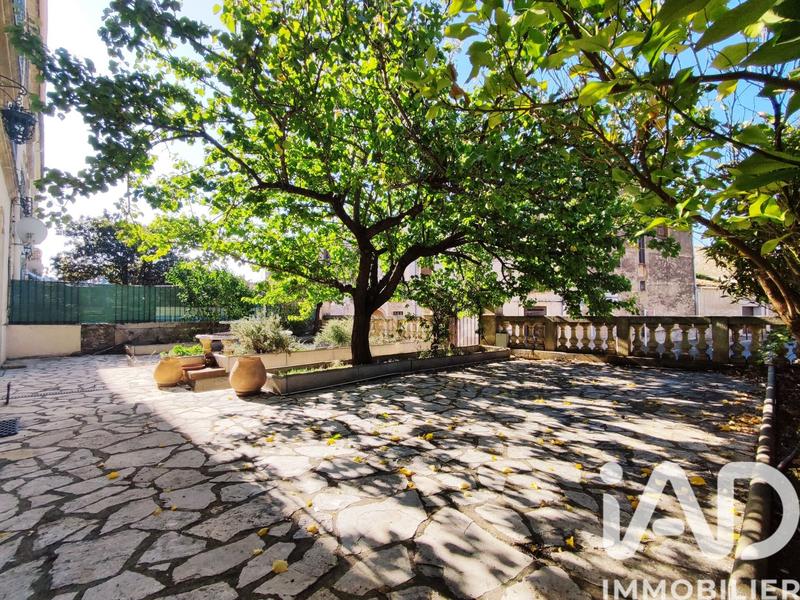 Maison de ville - 285 m² - 9 pièces