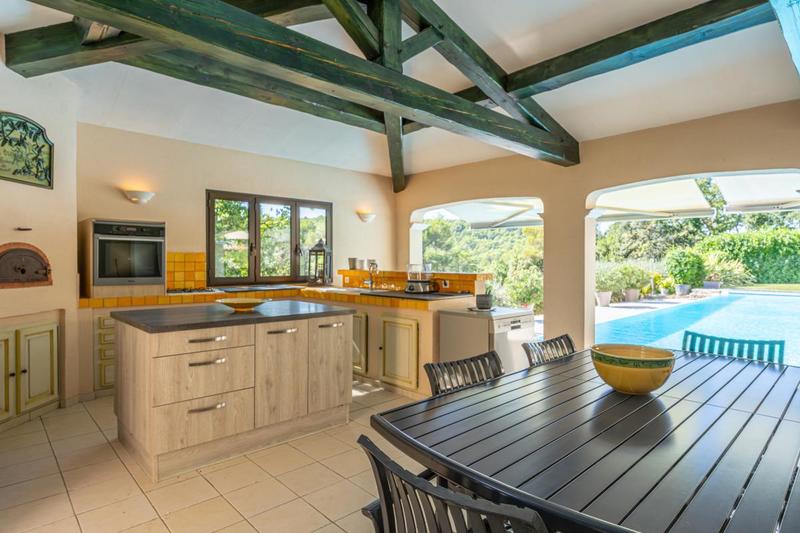 Villa - 300 m² - 8 pièces