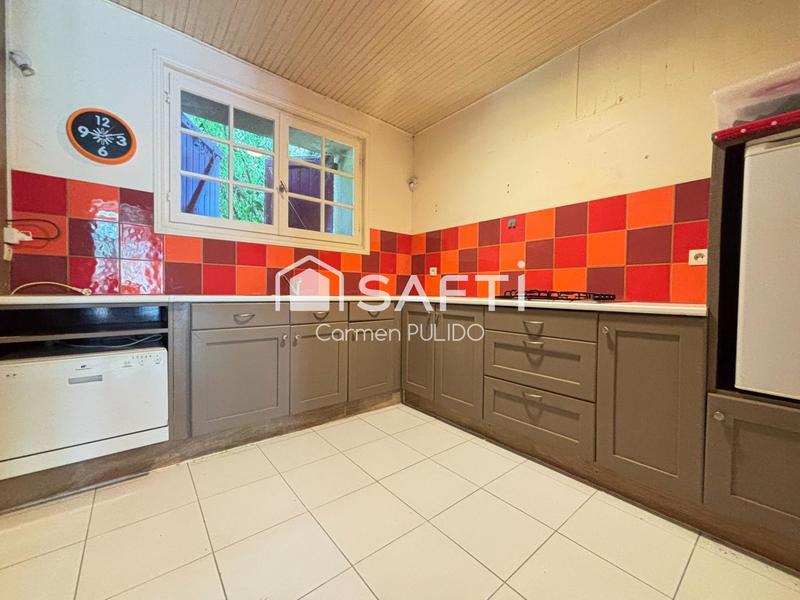 Maison - 305 m² - 12 pièces