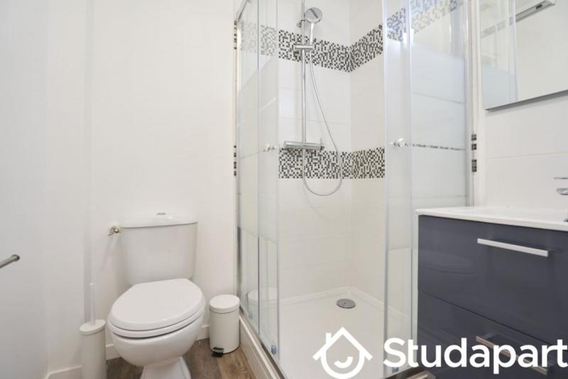 Chambre - 13 m² - 1 pièce