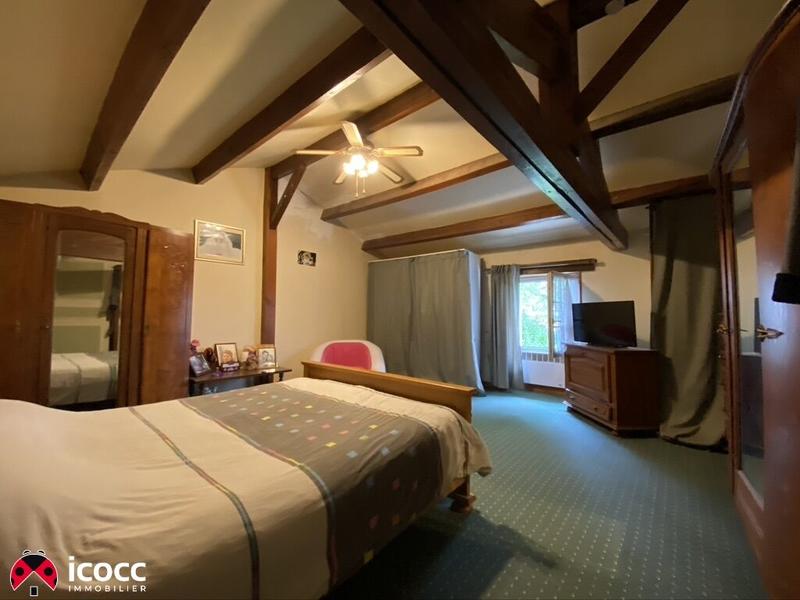 Demeure - 188 m² - 8 pièces