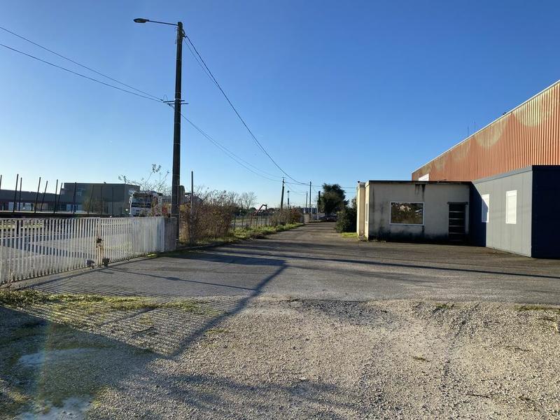 Local d'activité / Entrepôt - 3 150 m²