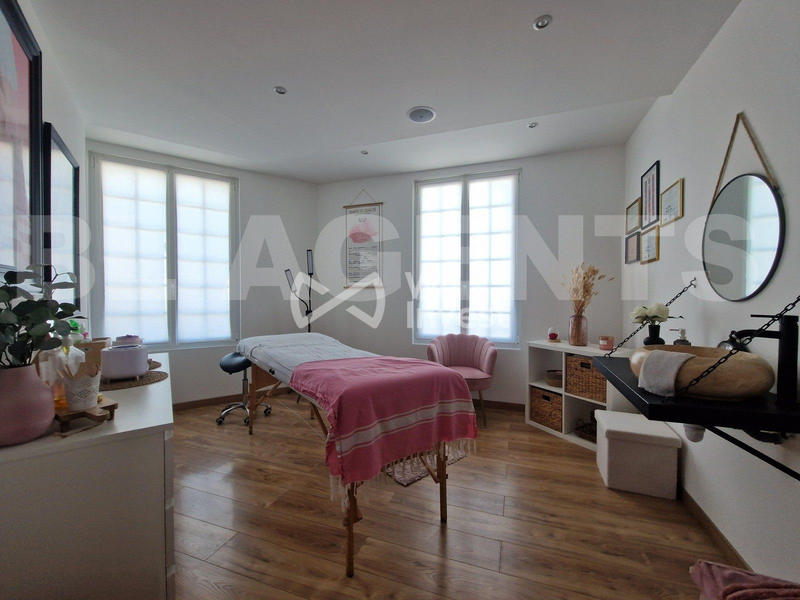 Local commercial - 190 m² - 8 pièces