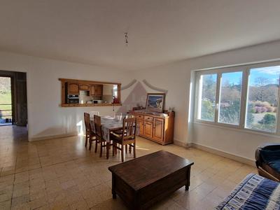 Maison - 197 m² - 8 pièces