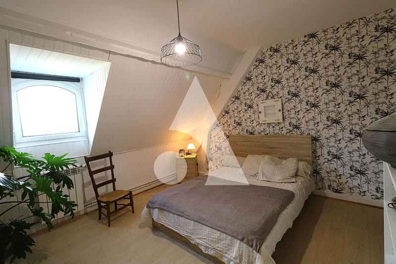 Maison - 219 m² - 7 pièces