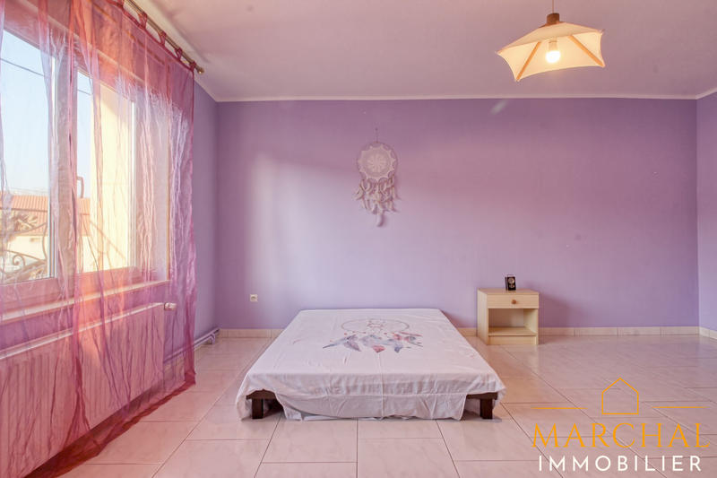 Maison - 235 m² - 7 pièces