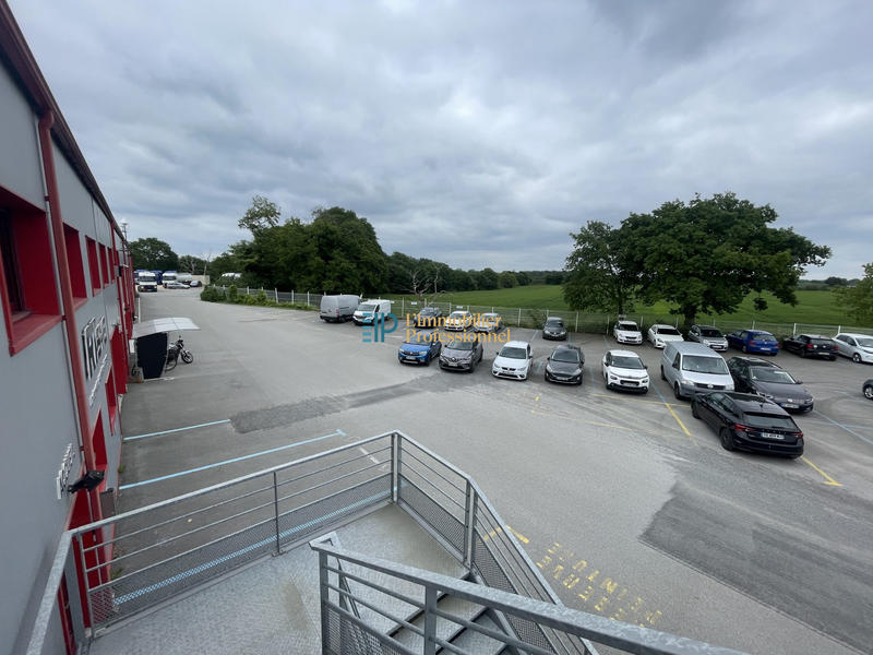 Entrepôt - 1 477 m²