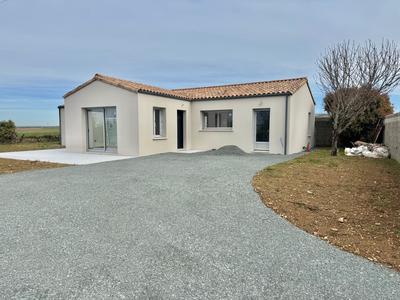 Maison - 121 m² - 4 pièces