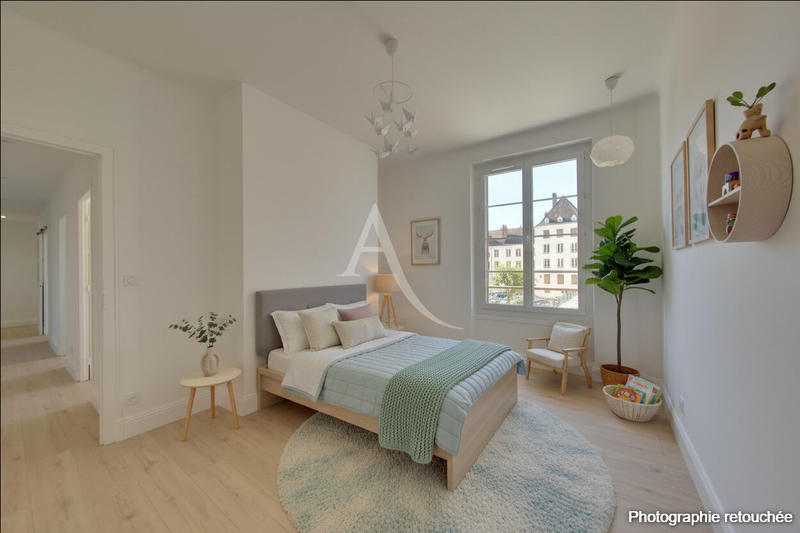 Appartement - 94 m² - 5 pièces