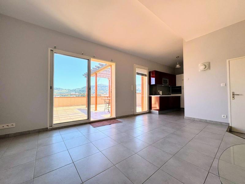 Appartement - 75 m² - 4 pièces