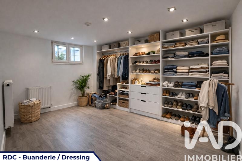 Maison - 180 m² - 11 pièces