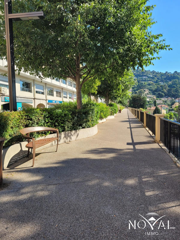 Bureau - 96 m² - 3 pièces