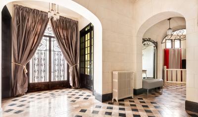 Maison - 305 m² - 10 pièces