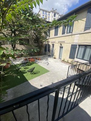 Appartement - 150 m² - 10 pièces