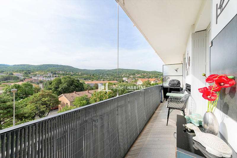 Appartement - 80 m² - 4 pièces