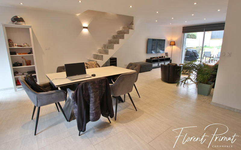 Maison - 102 m² - 5 pièces