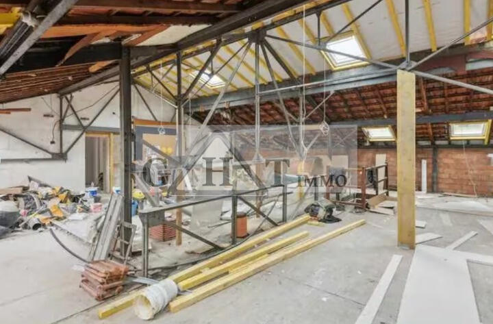 Entrepôt - 484 m²