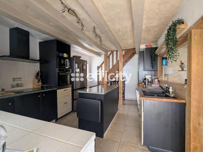Maison - 335 m² - 10 pièces