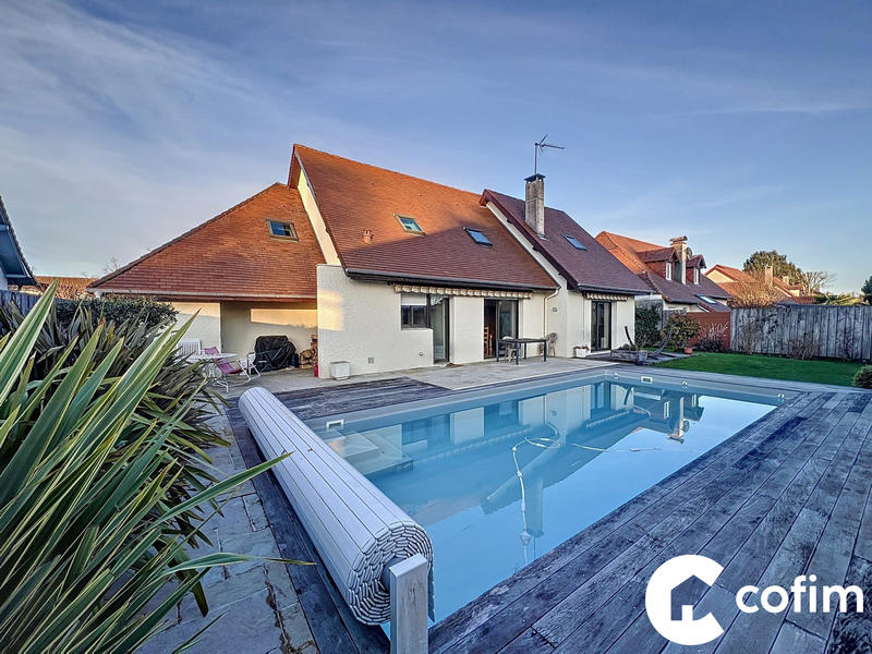 Villa - 163 m² - 6 pièces