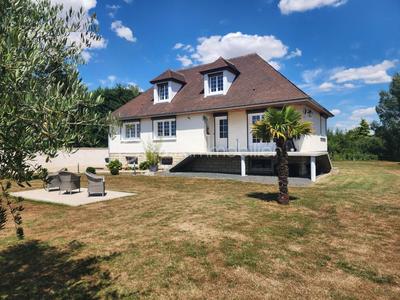 Maison traditionnelle - 138 m² - 6 pièces