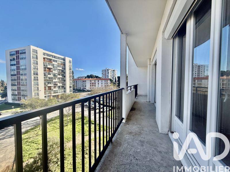 Appartement - 99 m² - 5 pièces