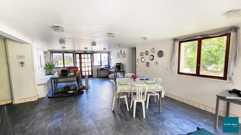 Maison - 366 m² - 20 pièces