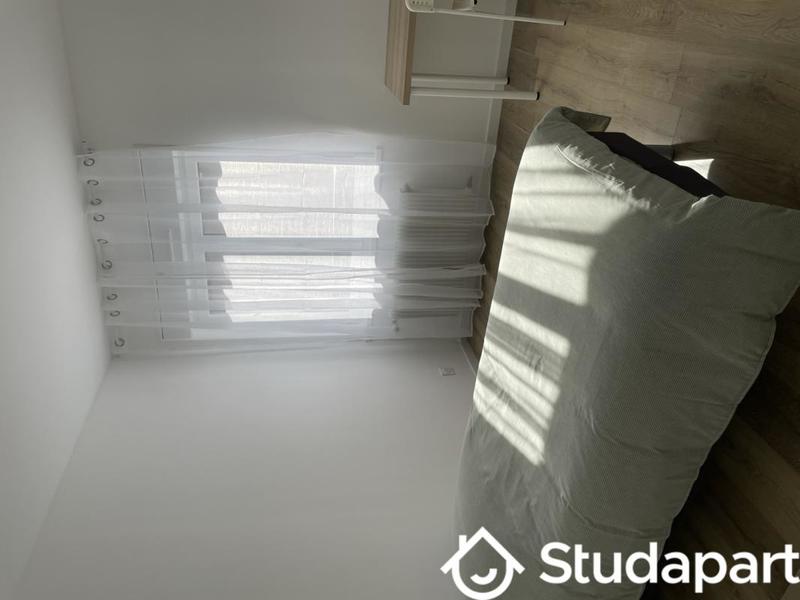 Chambre - 9 m² - 1 pièce