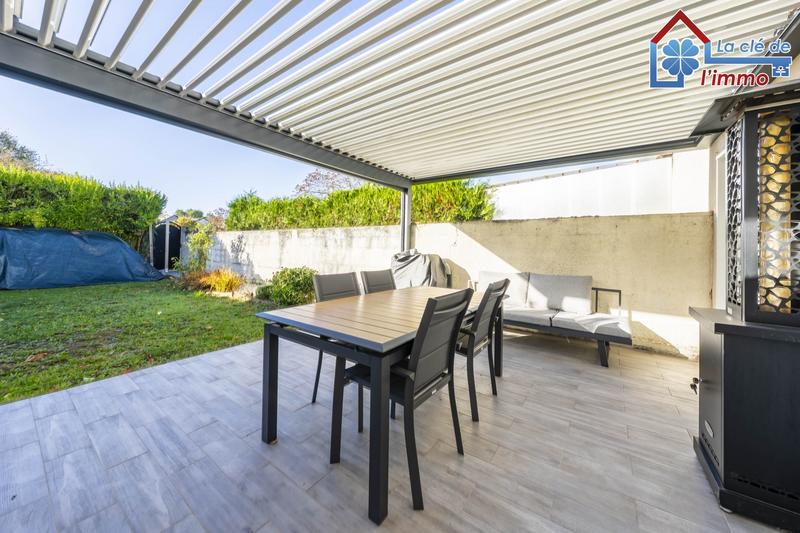 Maison traditionnelle - 92 m² - 5 pièces