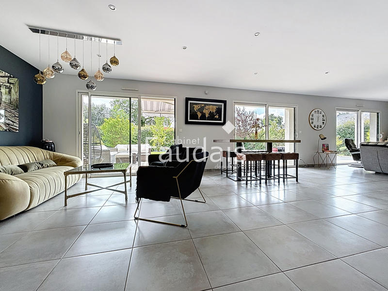 Maison - 173 m² - 7 pièces