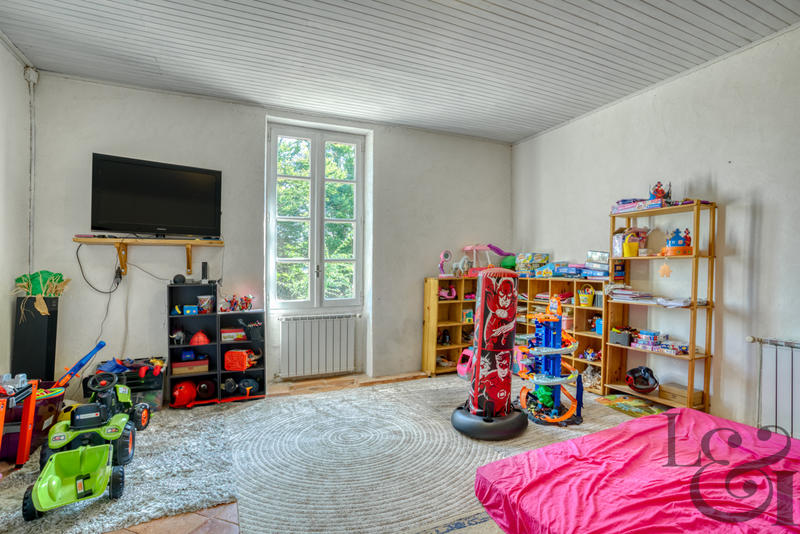 Maison - 313 m² - 8 pièces