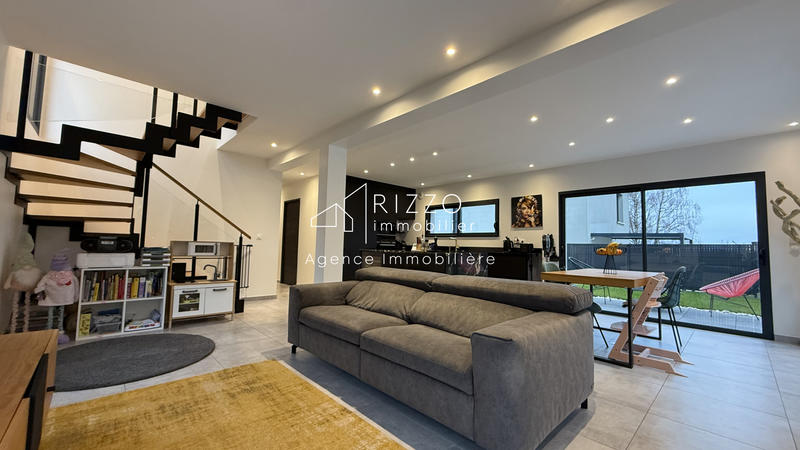 Maison - 138 m² - 5 pièces