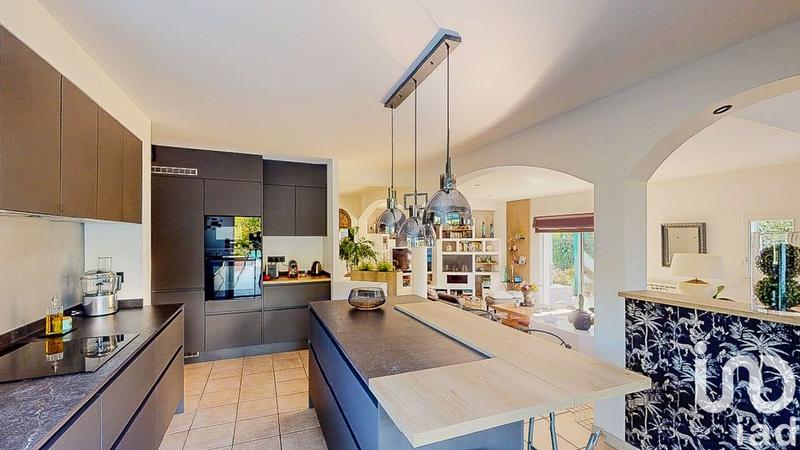 Maison - 175 m² - 7 pièces