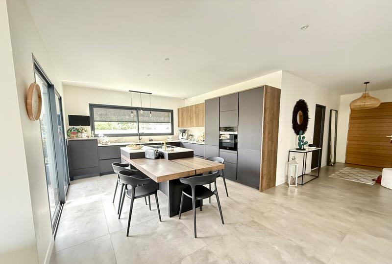 Maison - 158 m² - 6 pièces