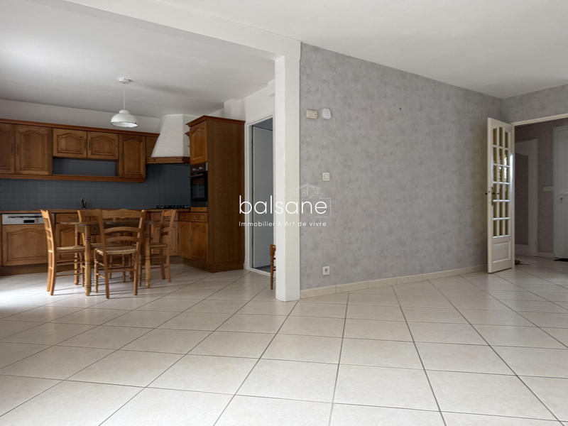 Maison - 96 m² - 6 pièces