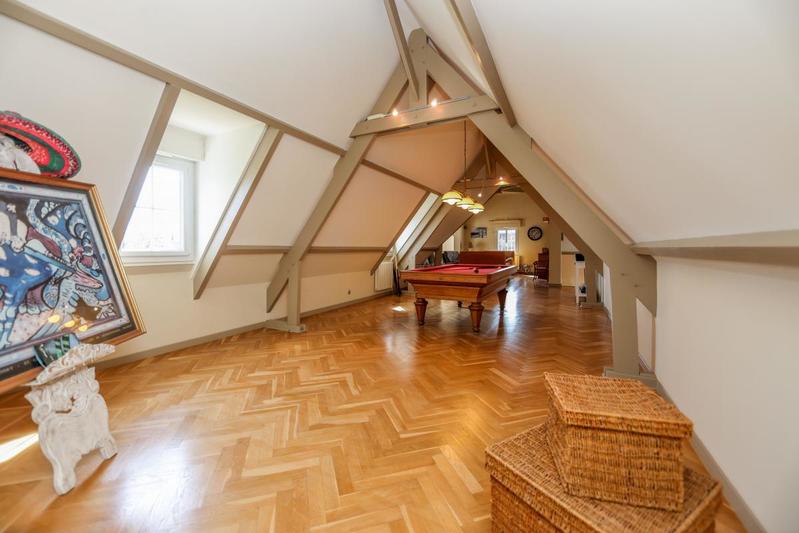 Villa - 389 m² - 7 pièces