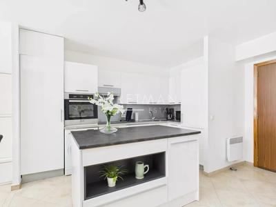 Appartement - 92 m² - 4 pièces