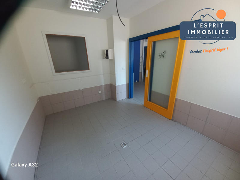 Local commercial - 290 m² - 12 pièces