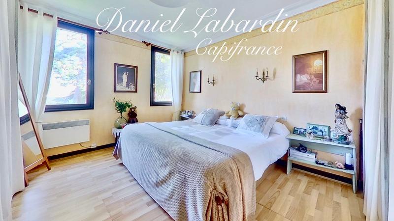 Maison - 217 m² - 6 pièces