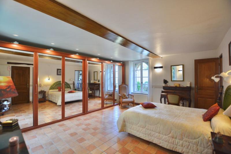 Maison ancienne - 196 m² - 8 pièces