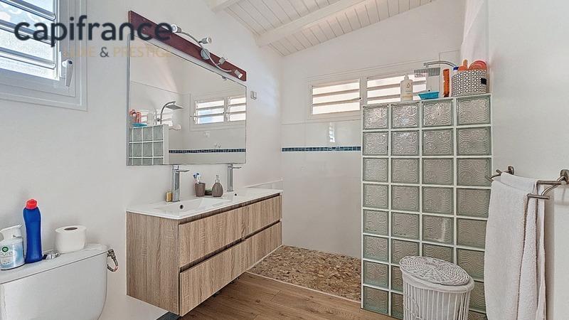 Villa - 215 m² - 8 pièces